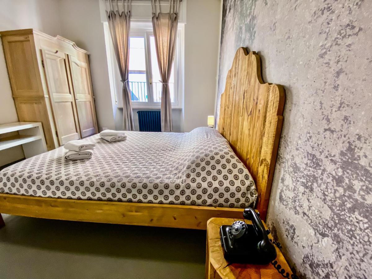 Tra Piazza Erbe E Piazza Bra Raffinata Maison Hotel Verona Luaran gambar