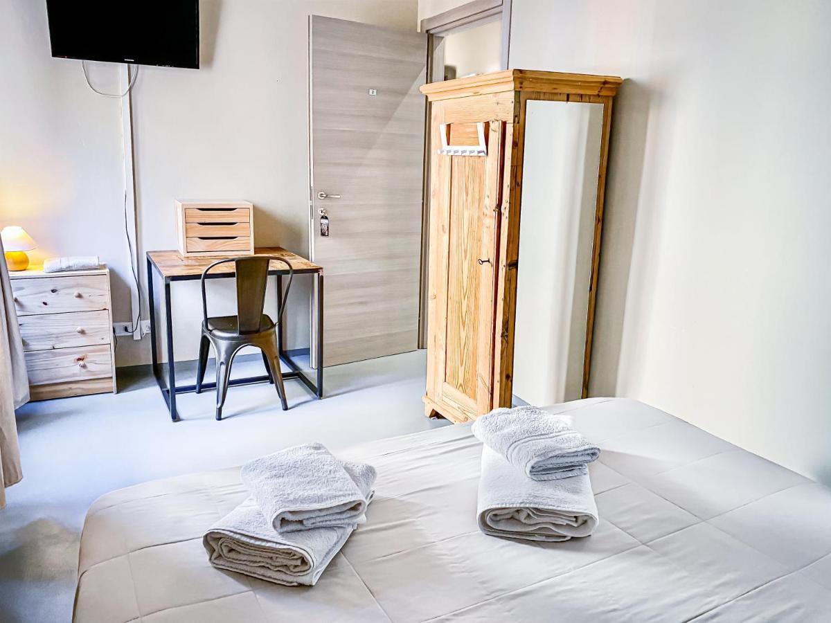 Tra Piazza Erbe E Piazza Bra Raffinata Maison Hotel Verona Luaran gambar
